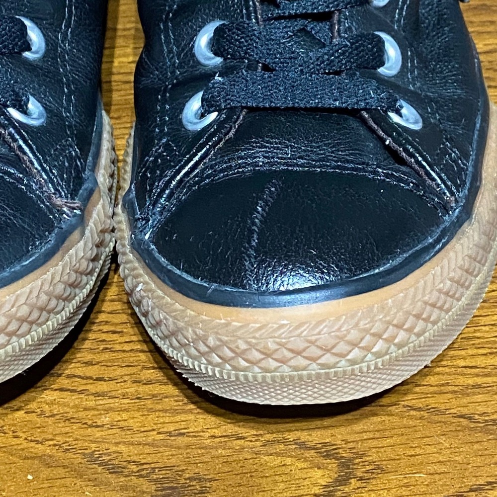 Converse Chuck Taylor All Star Street Mid Black Leather Gum Sole 645196C Size 6Y - Picture 6 of 10